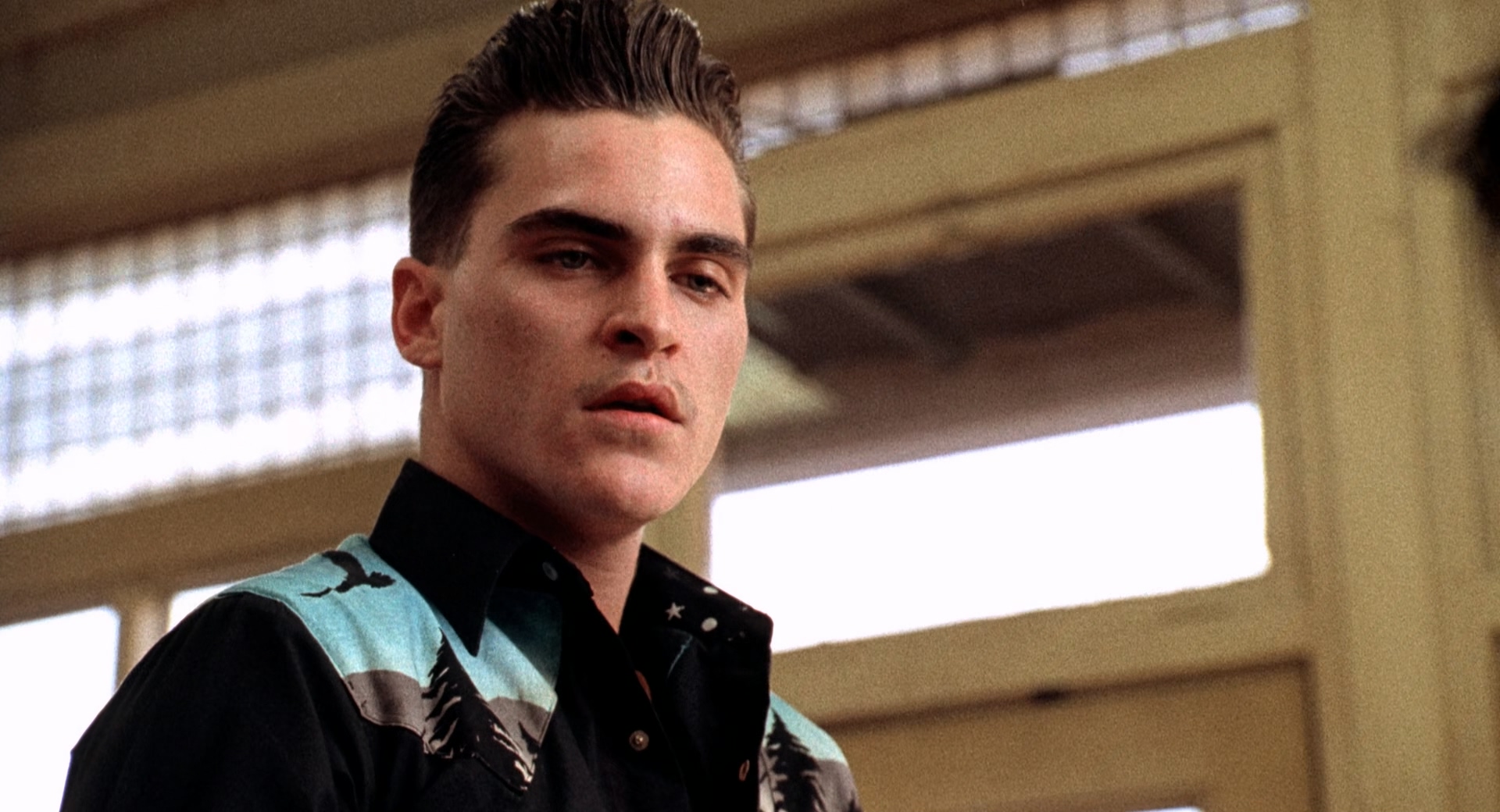 U.Turn.1997.BluRay.1080p.DTS-HD.MA5.1.x265.10bit-ALT.mkv_20250513_234928.514.jpg