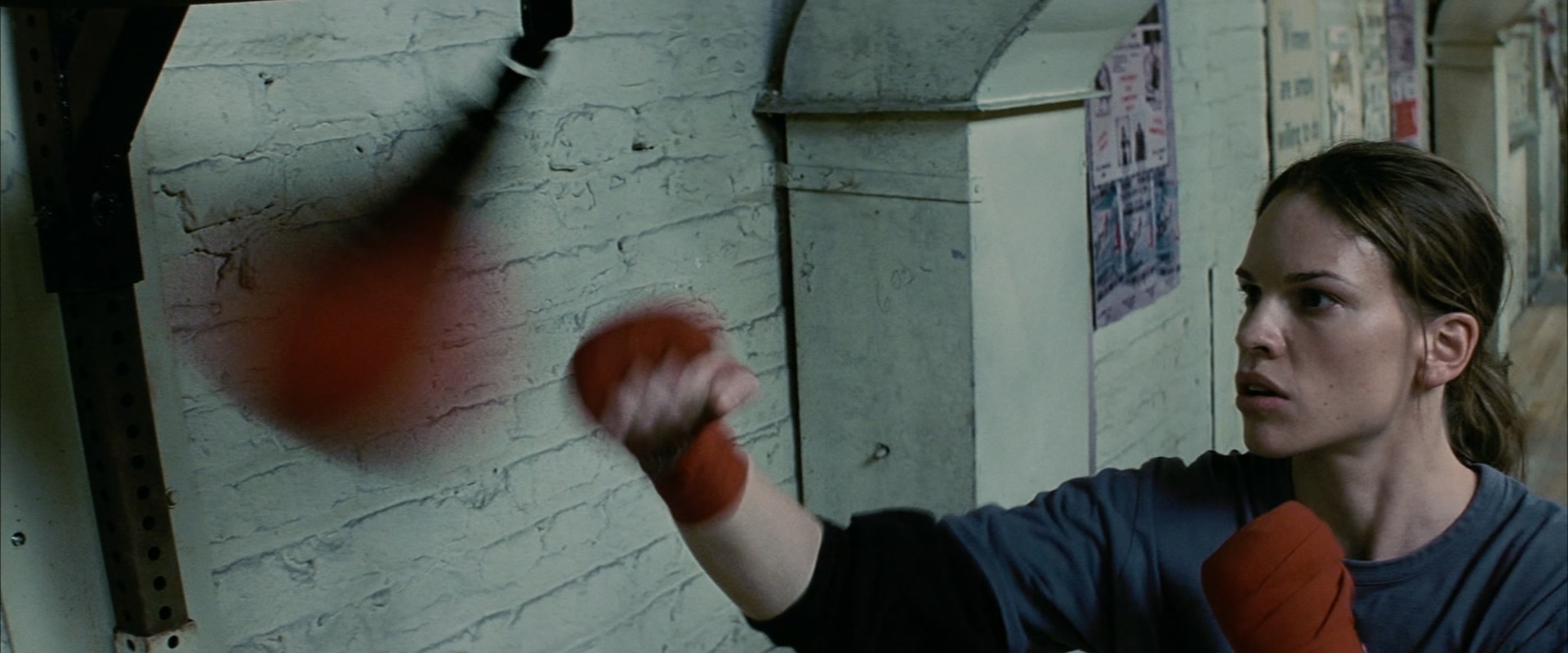 百万美元宝贝[简繁英字幕].Million.Dollar.Baby.2004.1080p.BluRay.x265.10bit.DTS-ES.jpg