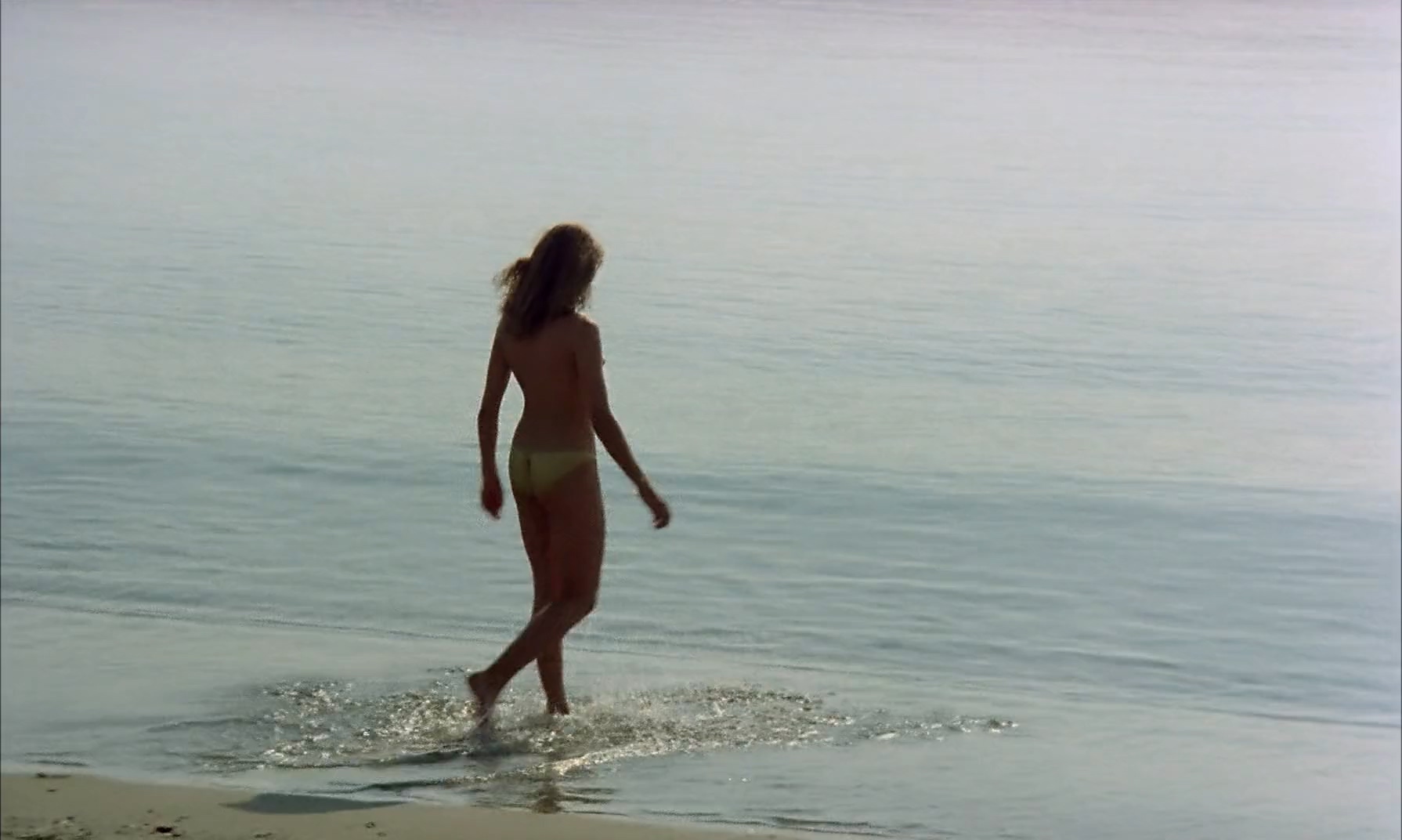 Girl.With.The.Golden.Panties.1980.1080p.WEBRip.x264.AAC-[YTS.MX].mkv_20250517_06.jpg