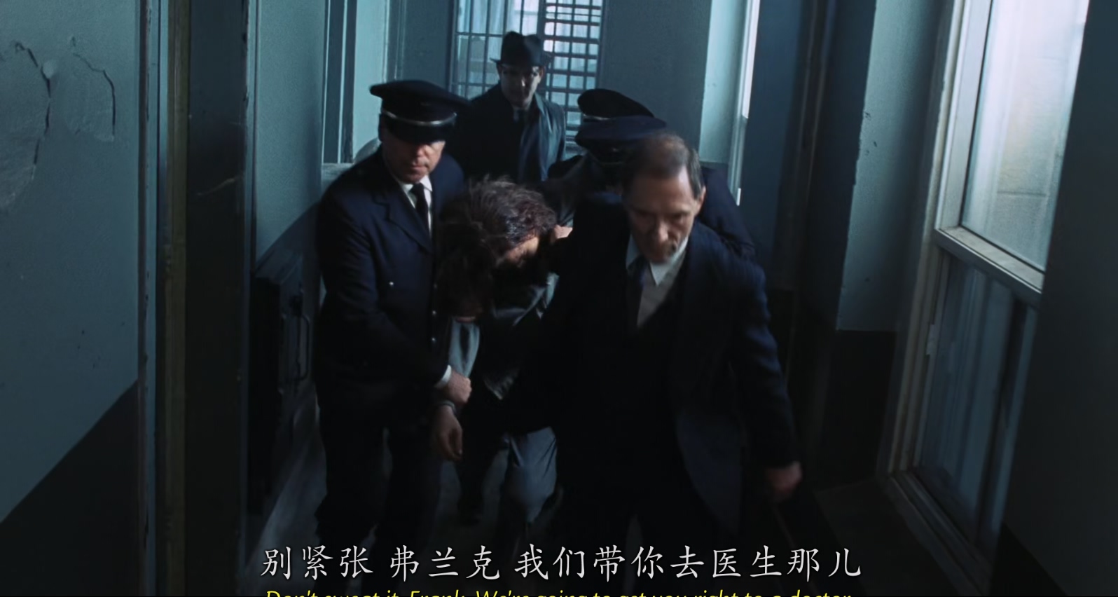 猫鼠游戏.Catch.Me.If.You.Can.2002.Bluray.1080p.x265.AAC(5.1).国英双语.特效字幕.m.jpg