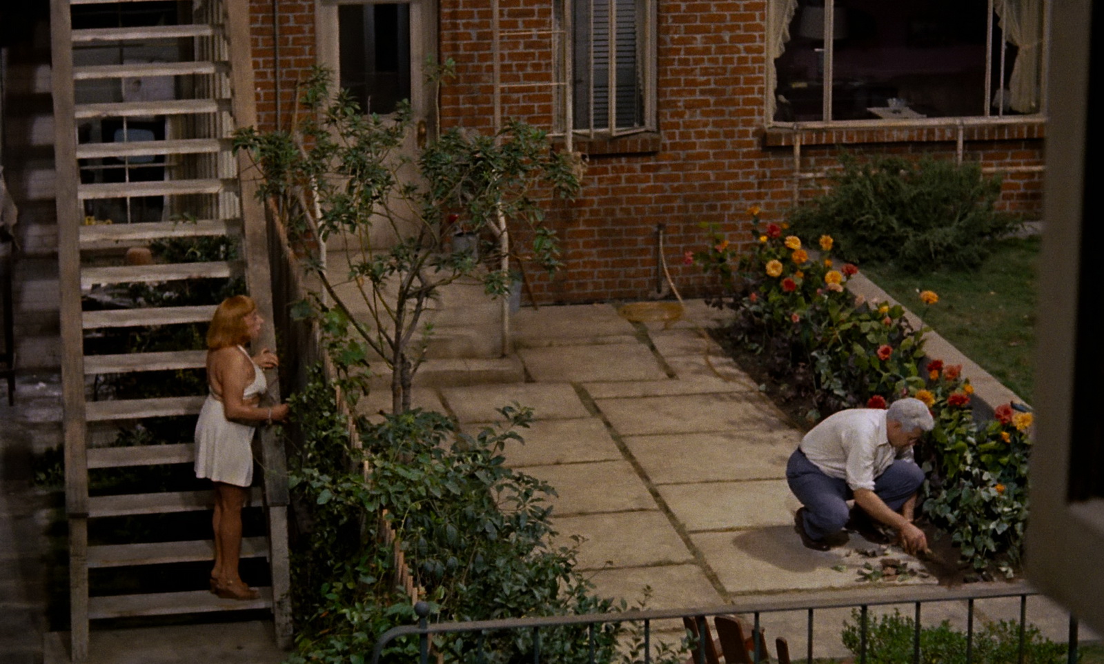 Rear.Window.1954.UHD.BluRay.2160p.2Audio.DTS-HD.MA.2.0.x265.10bit.HDR-ALT.mkv_20.jpg