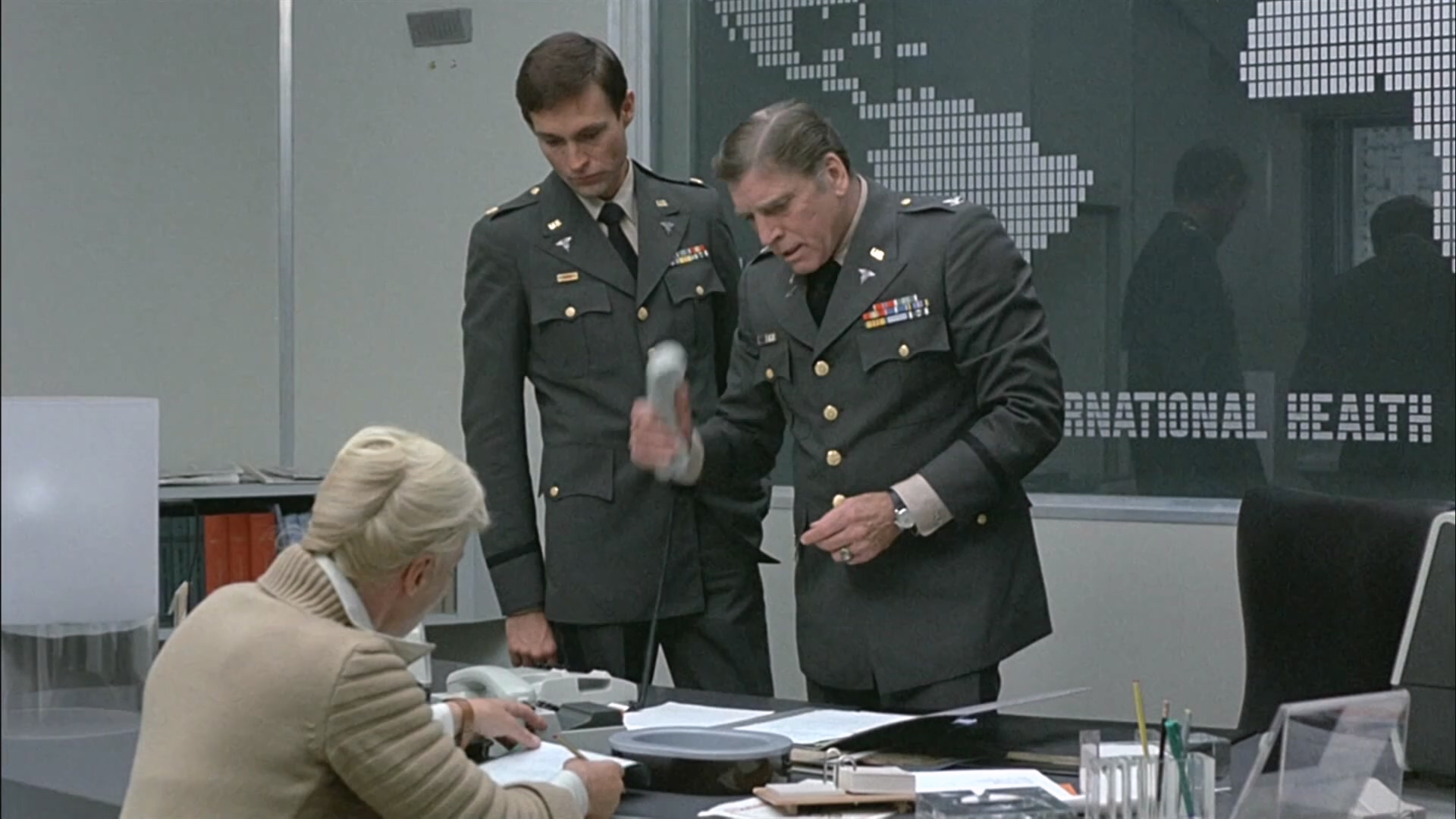 卡桑德拉大桥.TheCassandraCrossing.1976.1080p.Bluray.x264.DTS-bylh.mkv_20250525_1.jpg