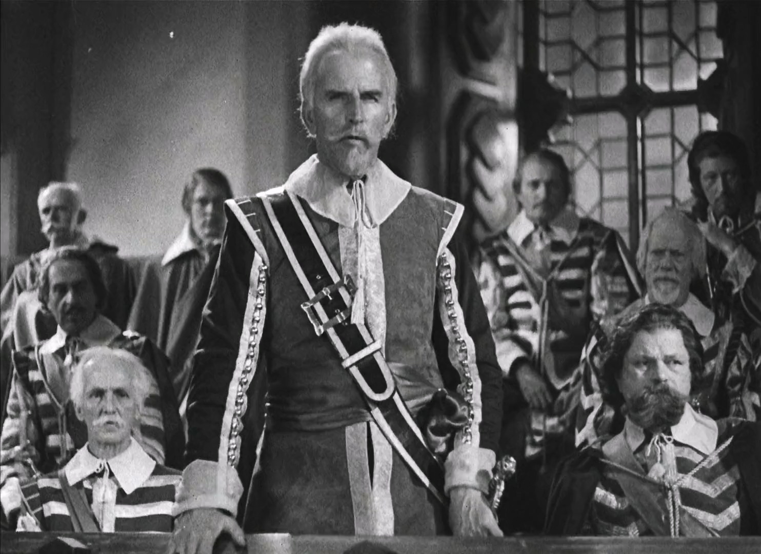 [瑞典女王&克丽丝汀女王].Queen.Christina.1933.1080p.WEBRip.x264-RARBG-bylh.mkv_20.jpg