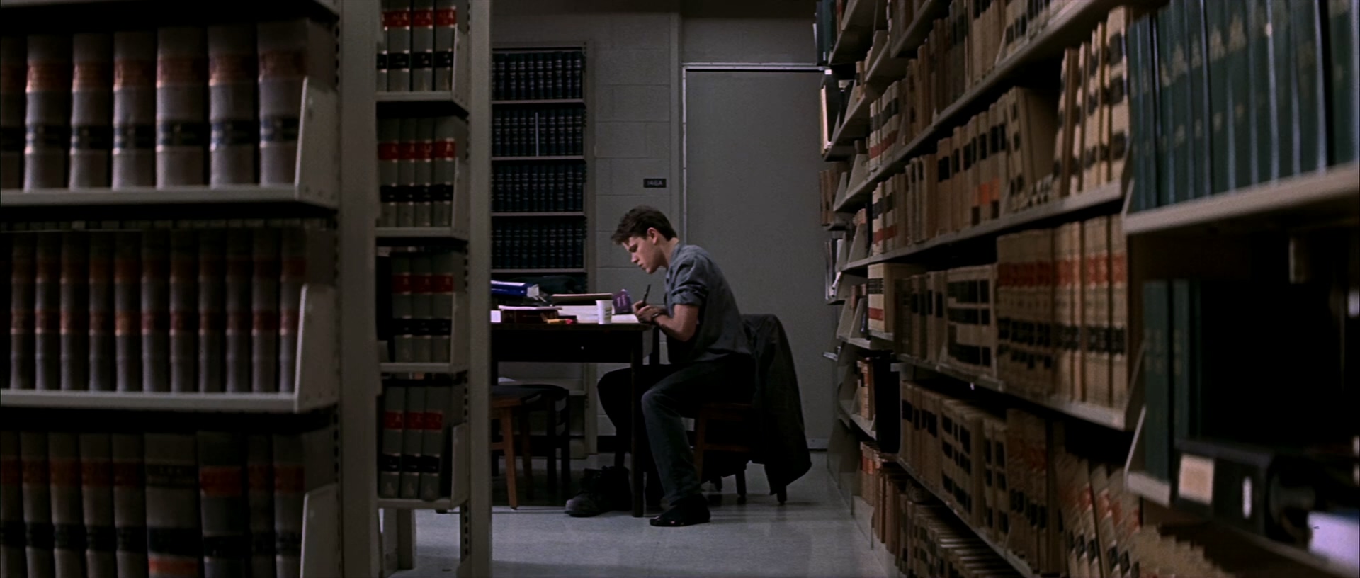 The.Rainmaker.1997.BluRay.1080p.x265.2Audio-MiniHD.mkv_20250526_204748.972.jpg