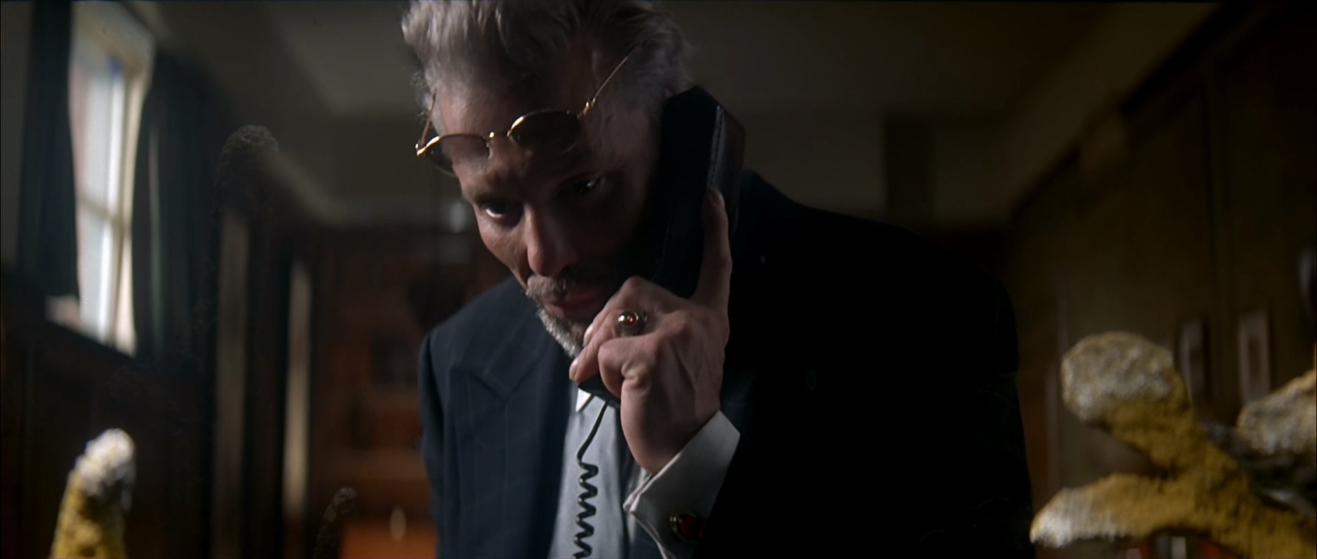 The.Rainmaker.1997.BluRay.1080p.x265.2Audio-MiniHD.mkv_20250526_204812.055.jpg