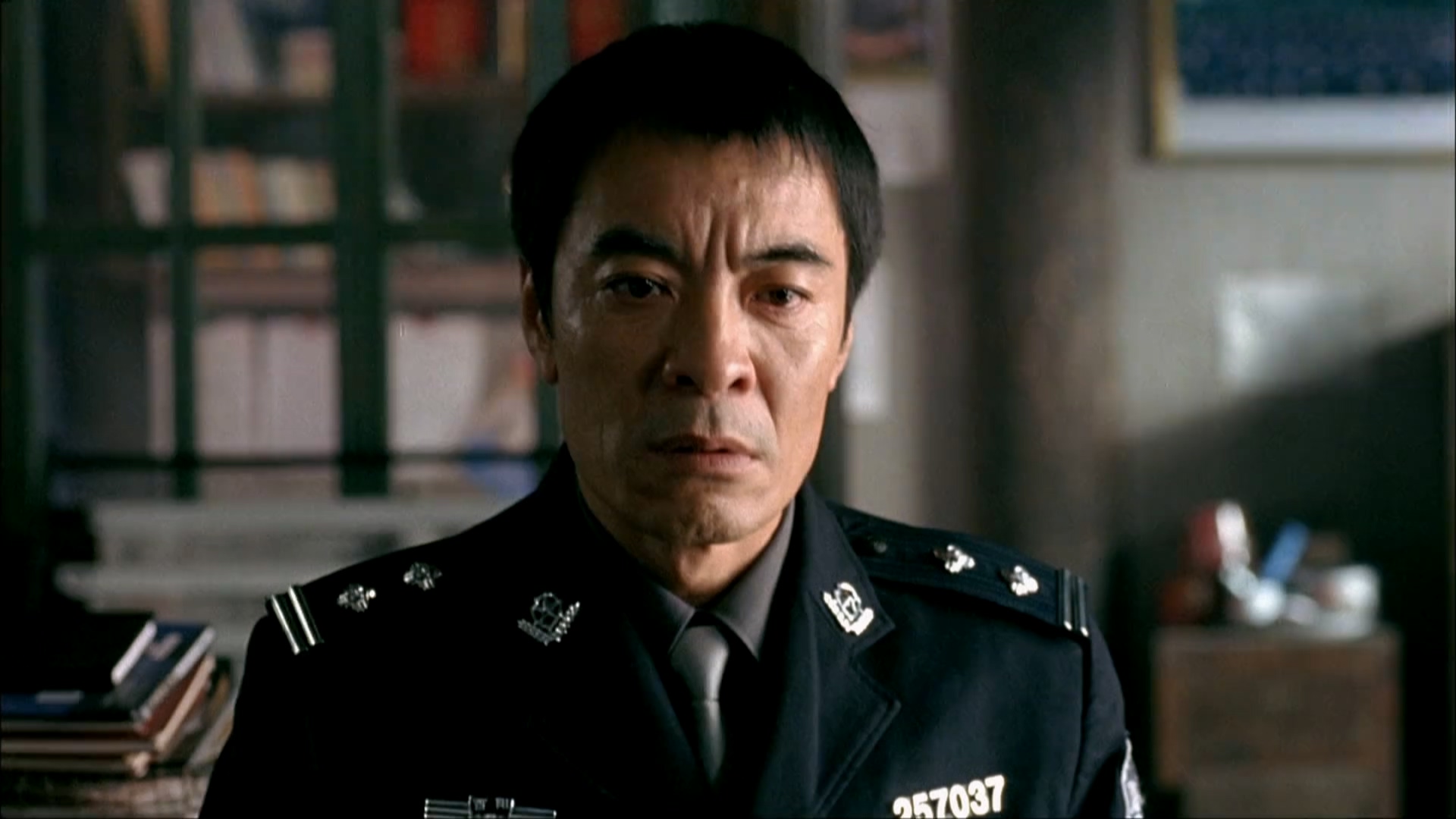 疑案忠魂.mp4_20250527_215511.771.jpg