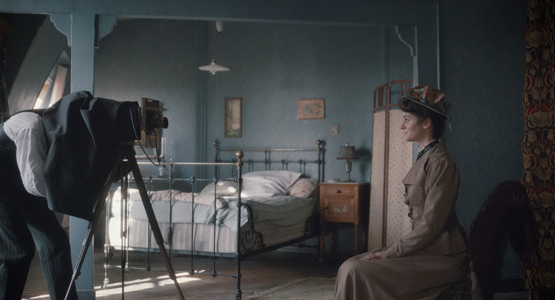 Curiosa.2019.1080p.BluRay.x265.10bit.DTS-SONYHD.mkv_20250531_002246.810.jpg