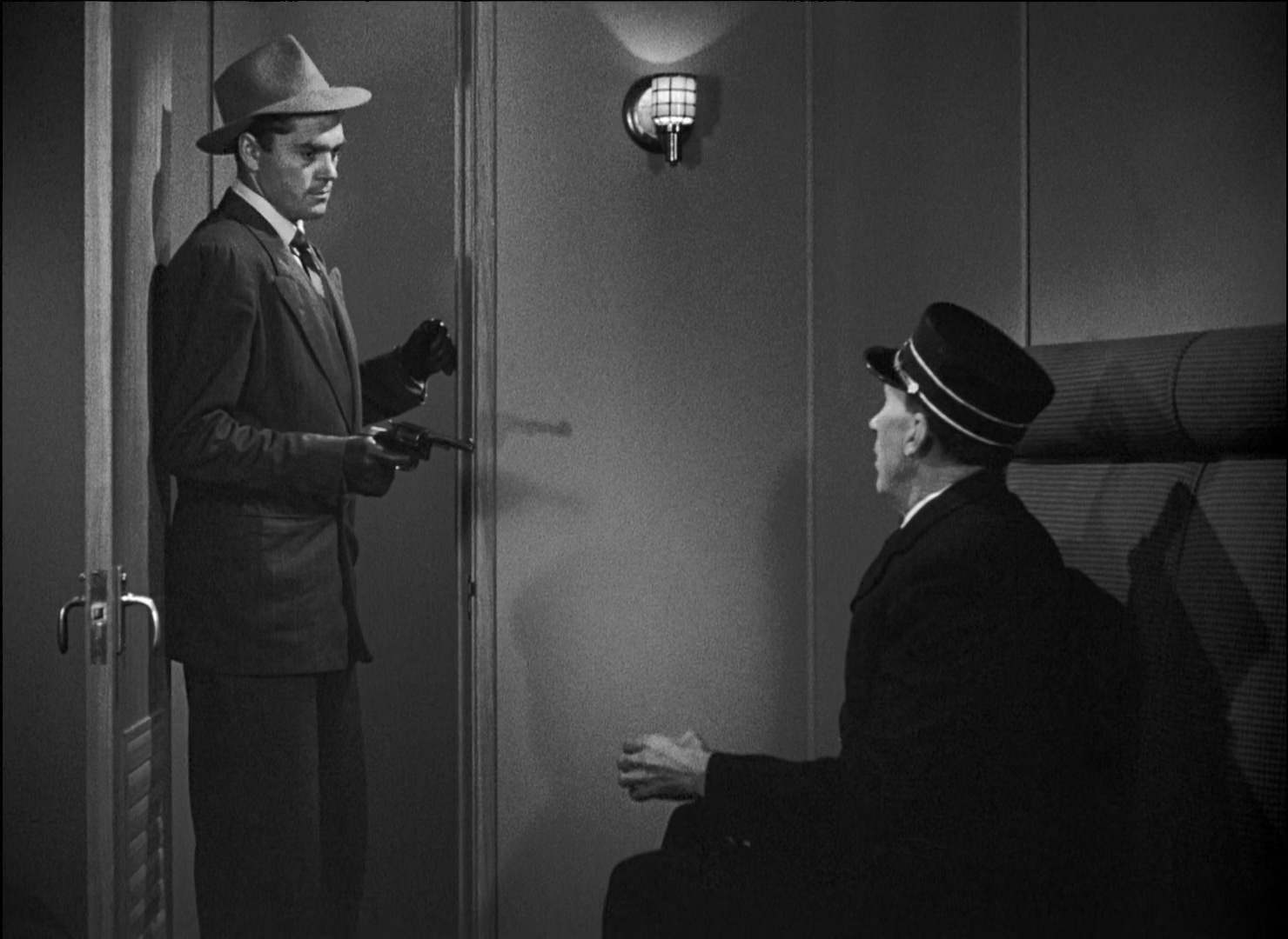 歼匪喋血战.White.Heat.1949.1080p.BluRay.x265.HEVC.FLAC-SARTRE-bylh.mkv_20250617_.jpg