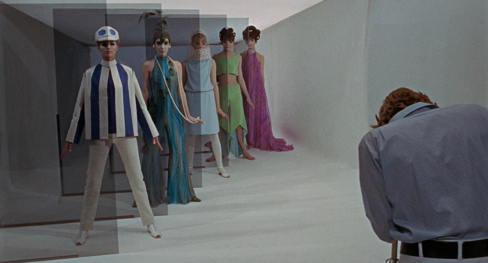 Blow-Up.1966.CC.BluRay.1080p.DTS-HD.MA.1.0.x265.10bit-ALT.mkv_20250621_001203.127.jpg