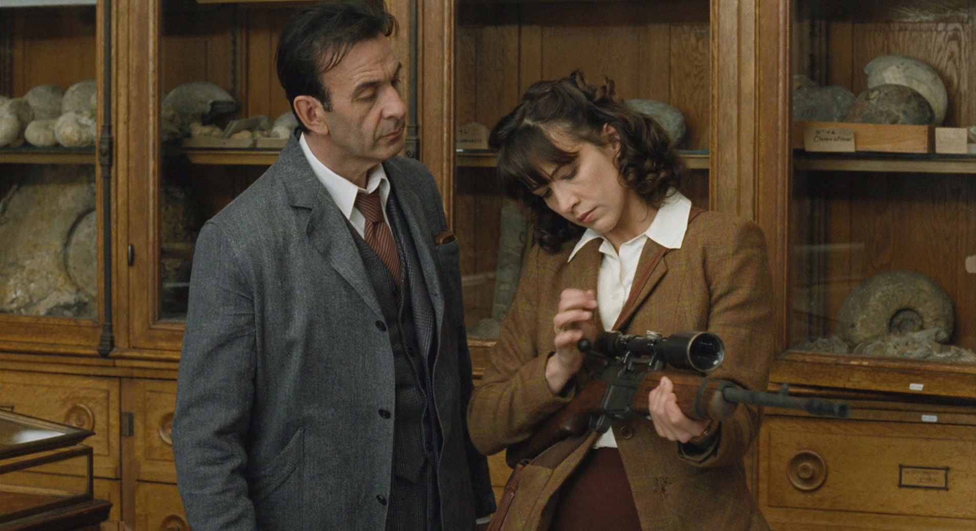 超级女特工.Female.Agents.2008.1080p.BluRay.DTS.5.1.x264-CHDBits.mkv_20250622_013.jpg