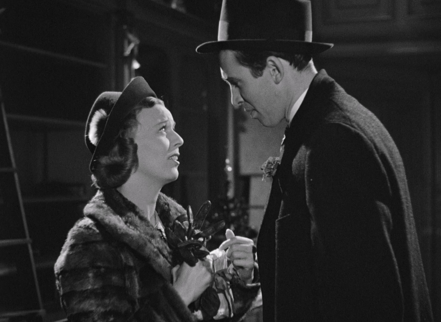 The.Shop.Around.the.Corner.1940.1080p.BluRay.x264.DTS-QuickIO.mkv_20250622_094209.229.jpg