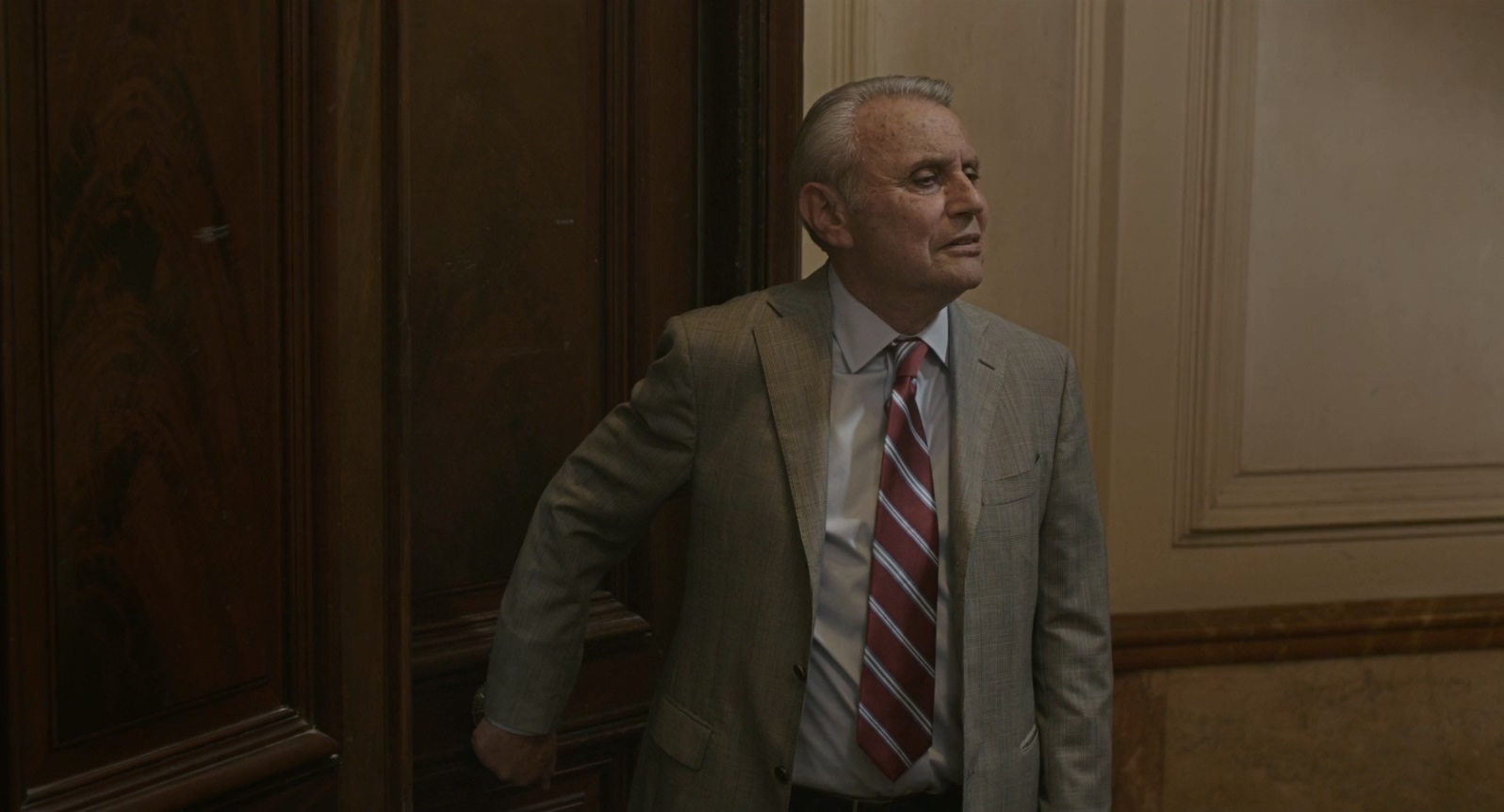 混蛋.Les.Salauds.2013.FRENCH.1080p.Bluray.x264.AC3-HazMatt特效字幕.mkv_20250630_.jpg
