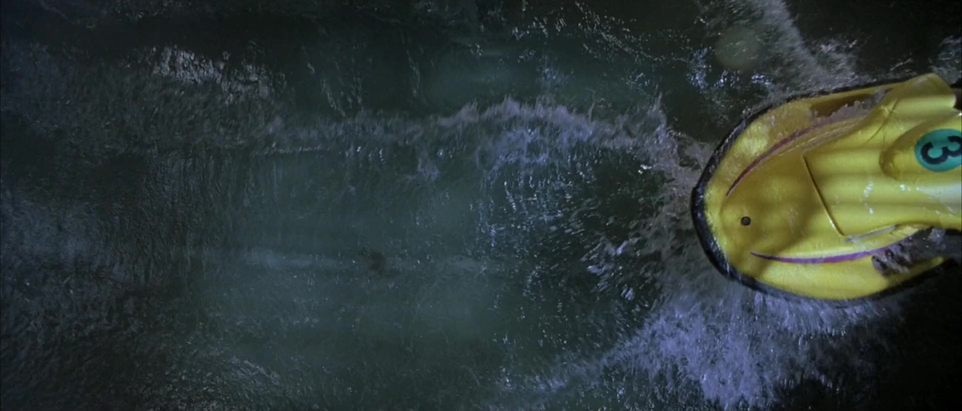 极度深寒.Deep.Rising.1998.2Audio.CN.mkv_20250703_211718.082.jpg