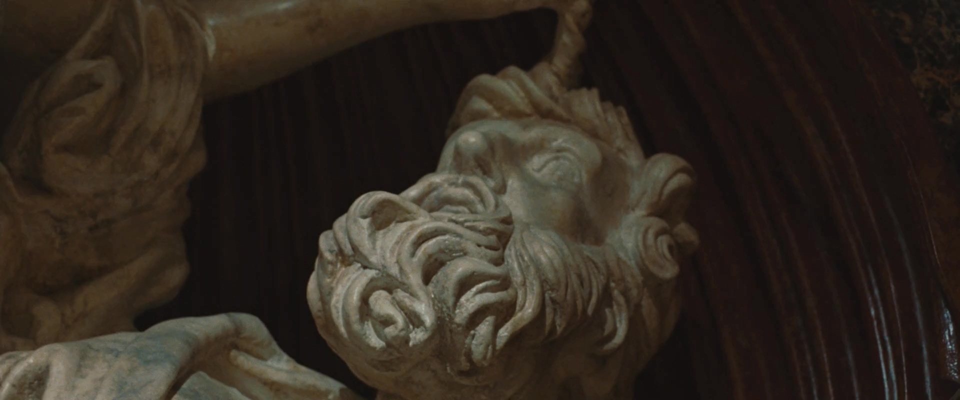 天使与魔鬼.Angels.&.Demons.2009.3Audio.CN.mkv_20250706_162805.107.jpg