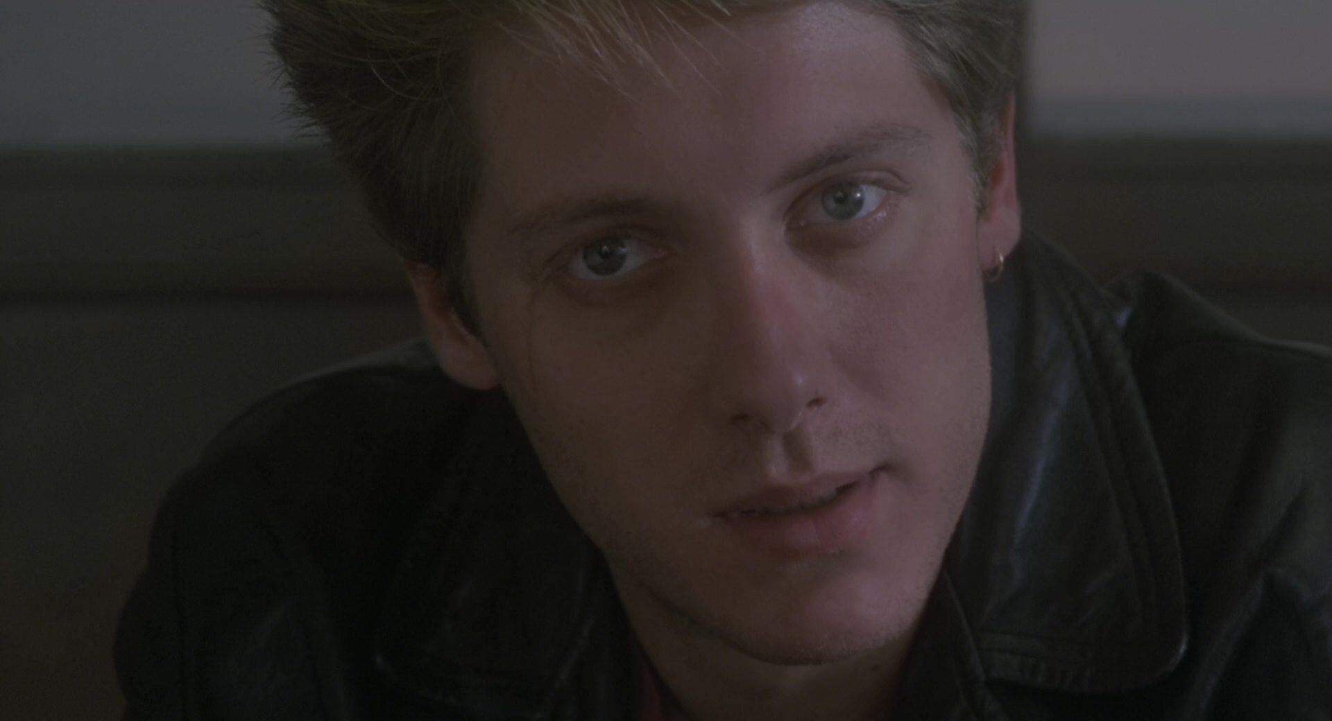 神秘的背影.Jacks.Back.1988.2Audio.CN.mkv_20250707_123950.906.jpg
