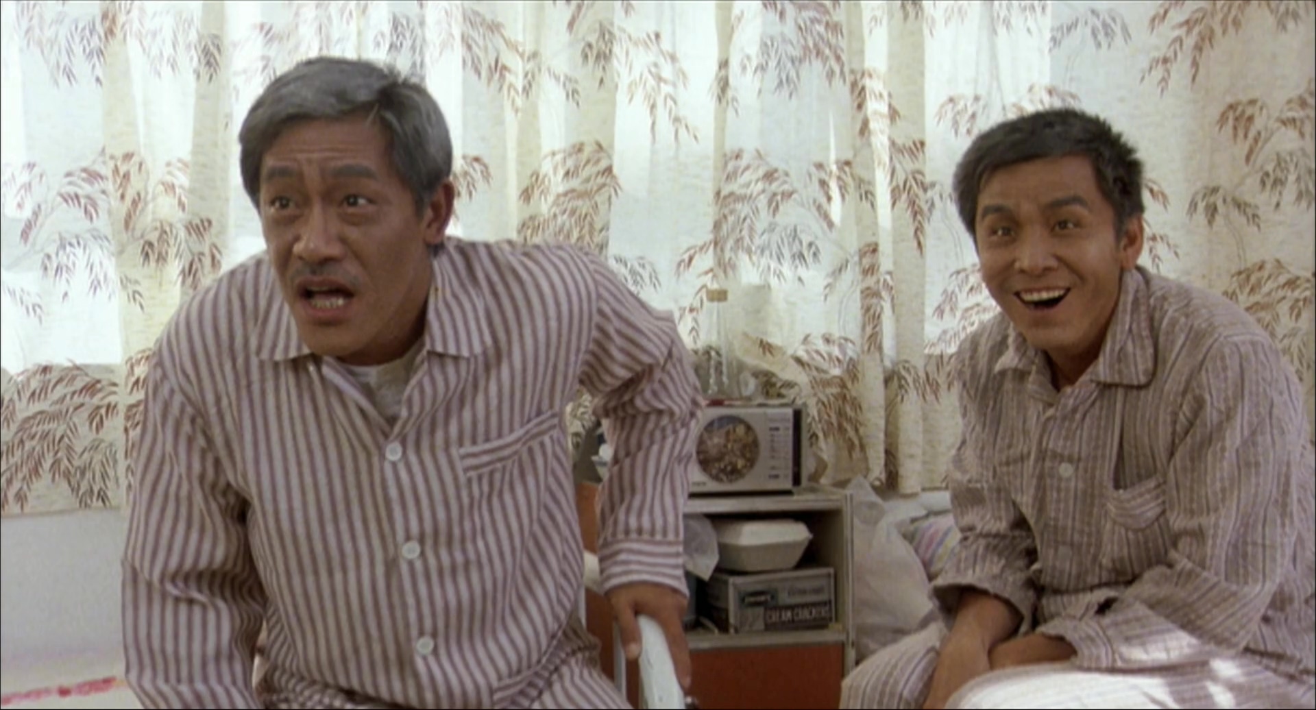 皇家师姐1.1985.2Audio.CN.mkv_20250717_160715.853.jpg