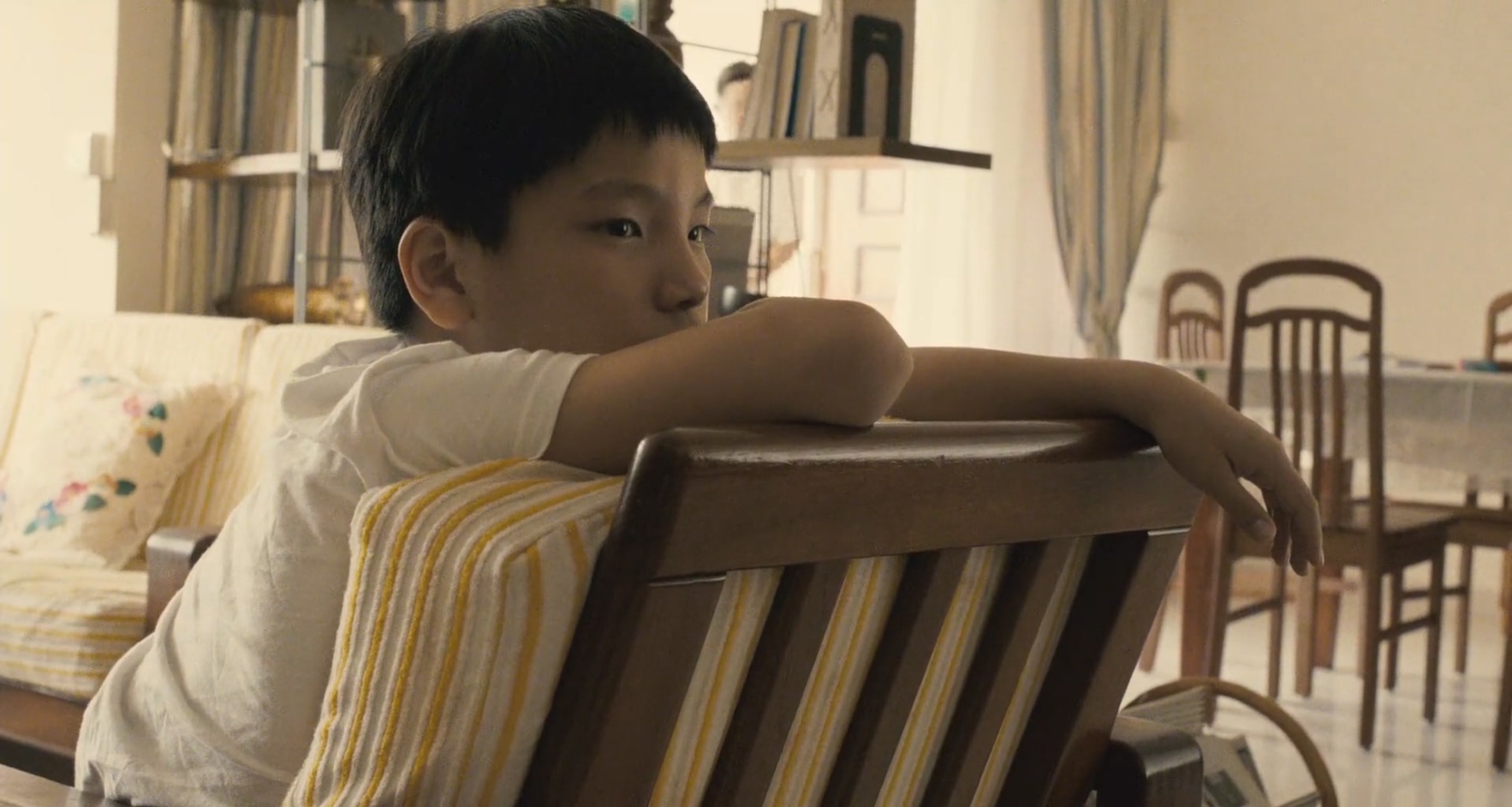 爸妈不在家.Ilo.Ilo.2013.1080p.BluRay.x264.AAC.mkv_20250721_102131.940.jpg