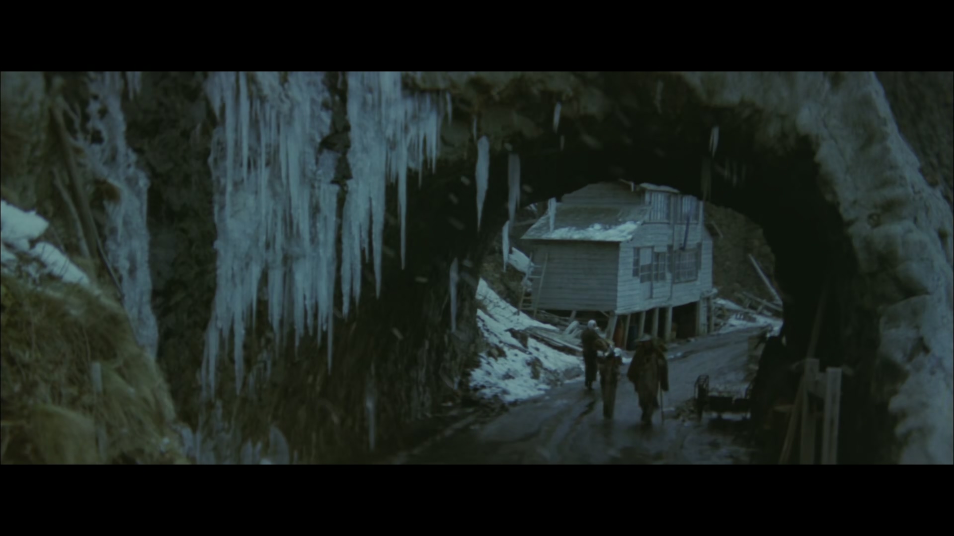 1974.砂之器(143分钟).1080P.上译央视日中字.mkv_20250729_204511.960.jpg
