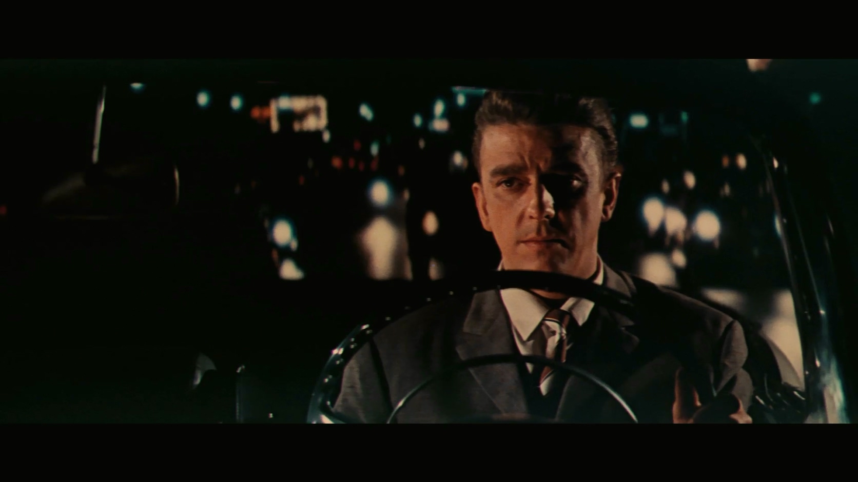 1964.OSS117之泰国邪影(118分钟).1080P.法语中字.mkv_20250730_234752.302.jpg