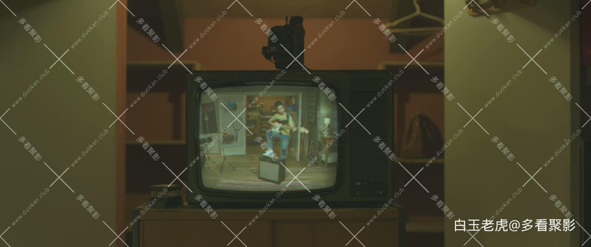 海市蜃楼.Durante.la.tormenta.aka.Mirage.2018.BluRay.1080p.x265.10bit.TrueHD.5.1..jpg