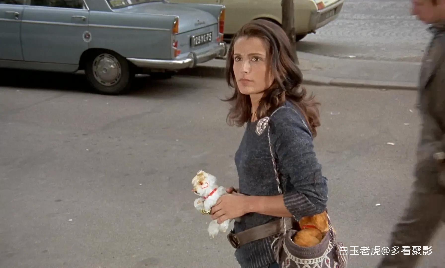 The.Discreet.Charm.of.the.Bourgeoisie.1972.Criterion.Collection.1080p.BluRay.x26.webp