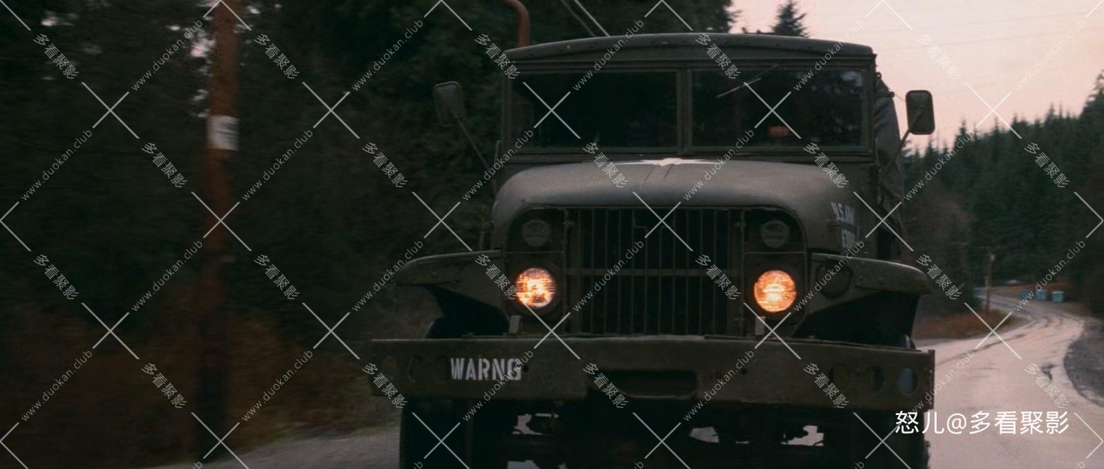 第一滴血1.Rambo.First.Blood.1982.REMASTERED.1080p.BluRay.x265.6audio-RARBG特效字.jpg