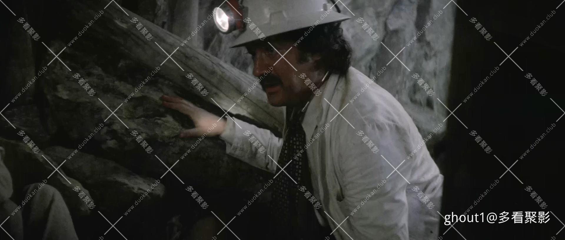 Gold.1974.REMASTERED.1080p.BluRay.H264.AAC-RARBG.mkv_001257.875.jpg