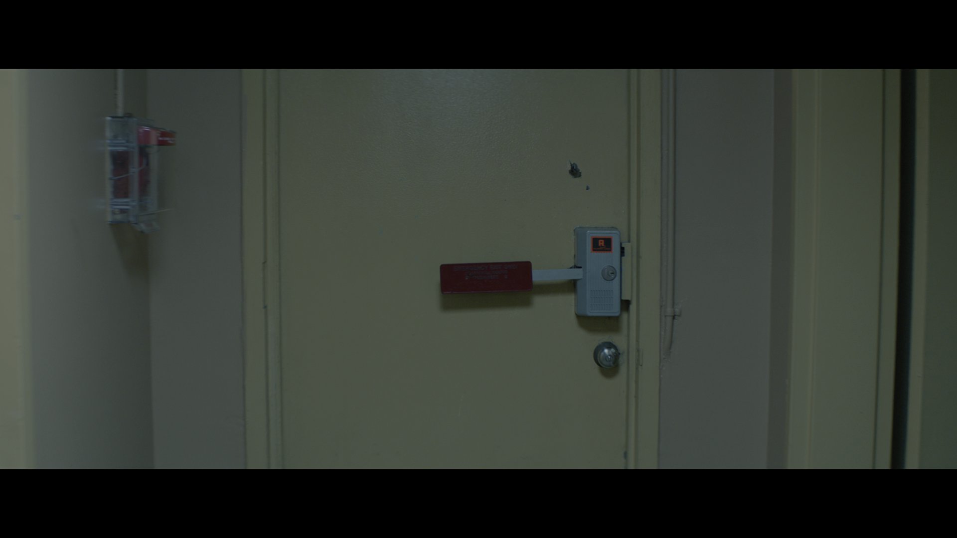 你从未在此 (2017) [tmdb=398181].mkv_000446.703.png