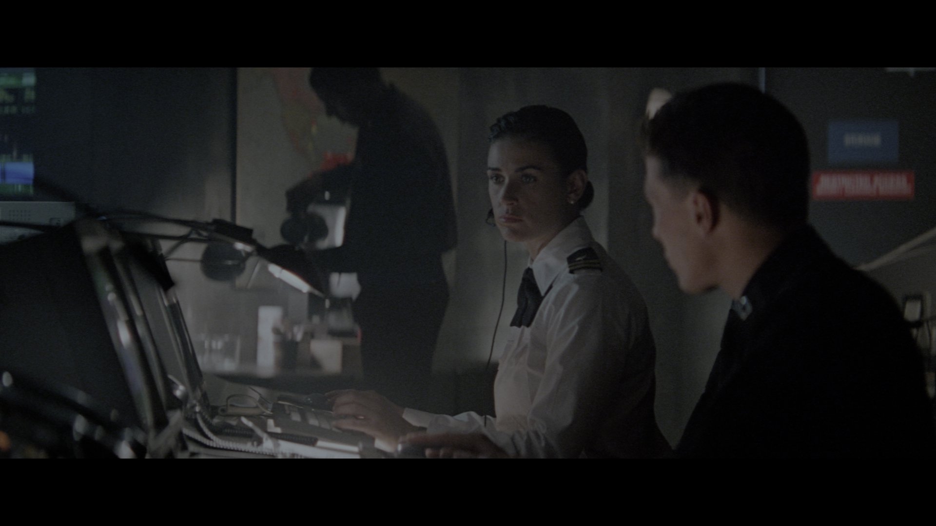 魔鬼女大兵 (1997) [tmdb=4421].mkv_000514.356.png