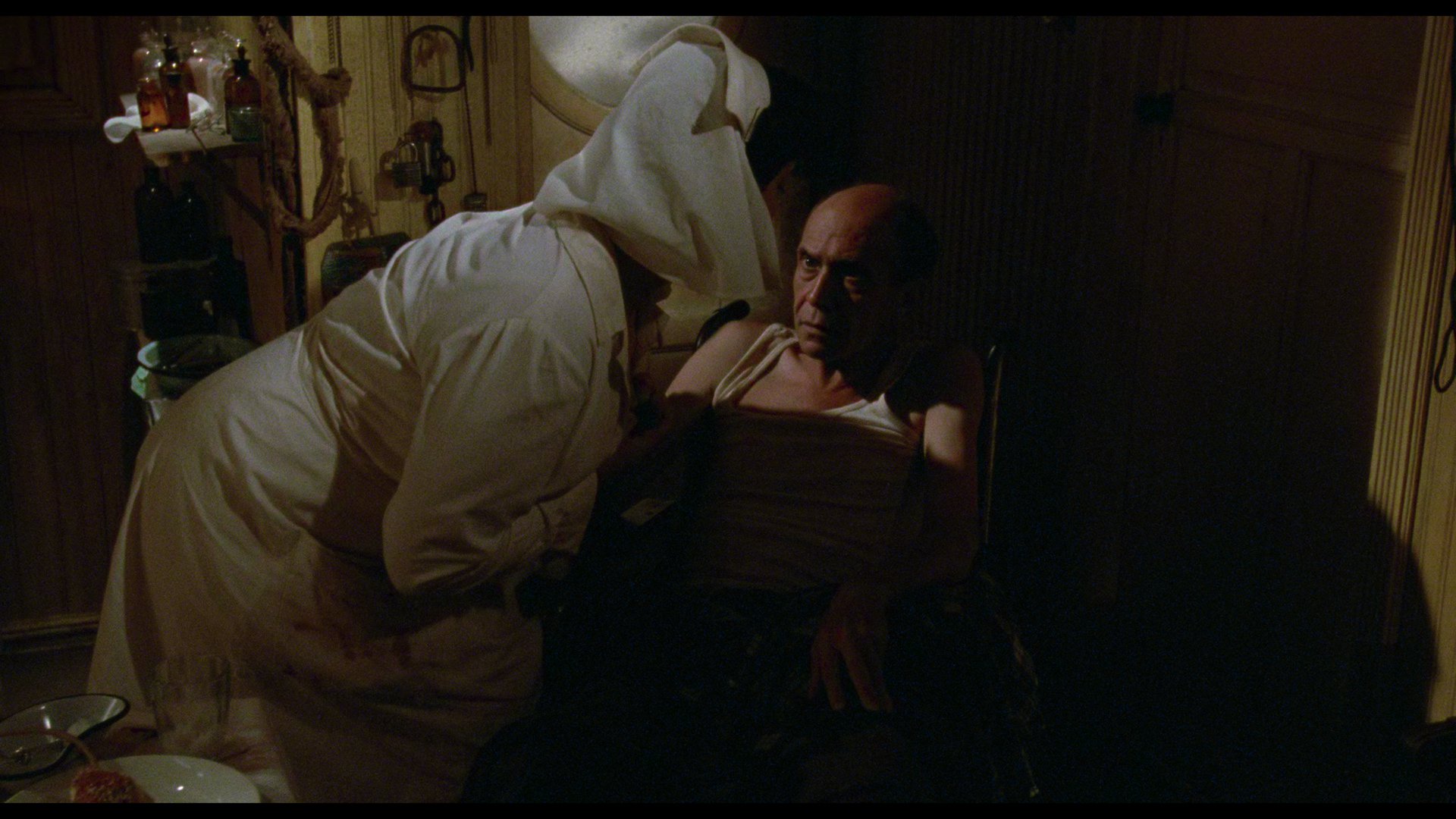 深深的腥红 (1996).mkv_000524.783.png