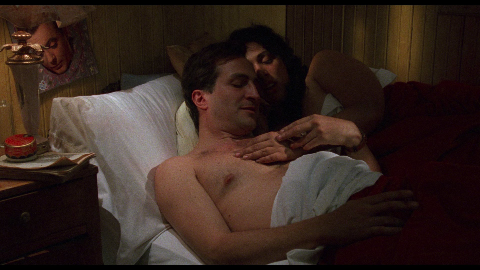 深深的腥红 (1996).mkv_001651.677.png