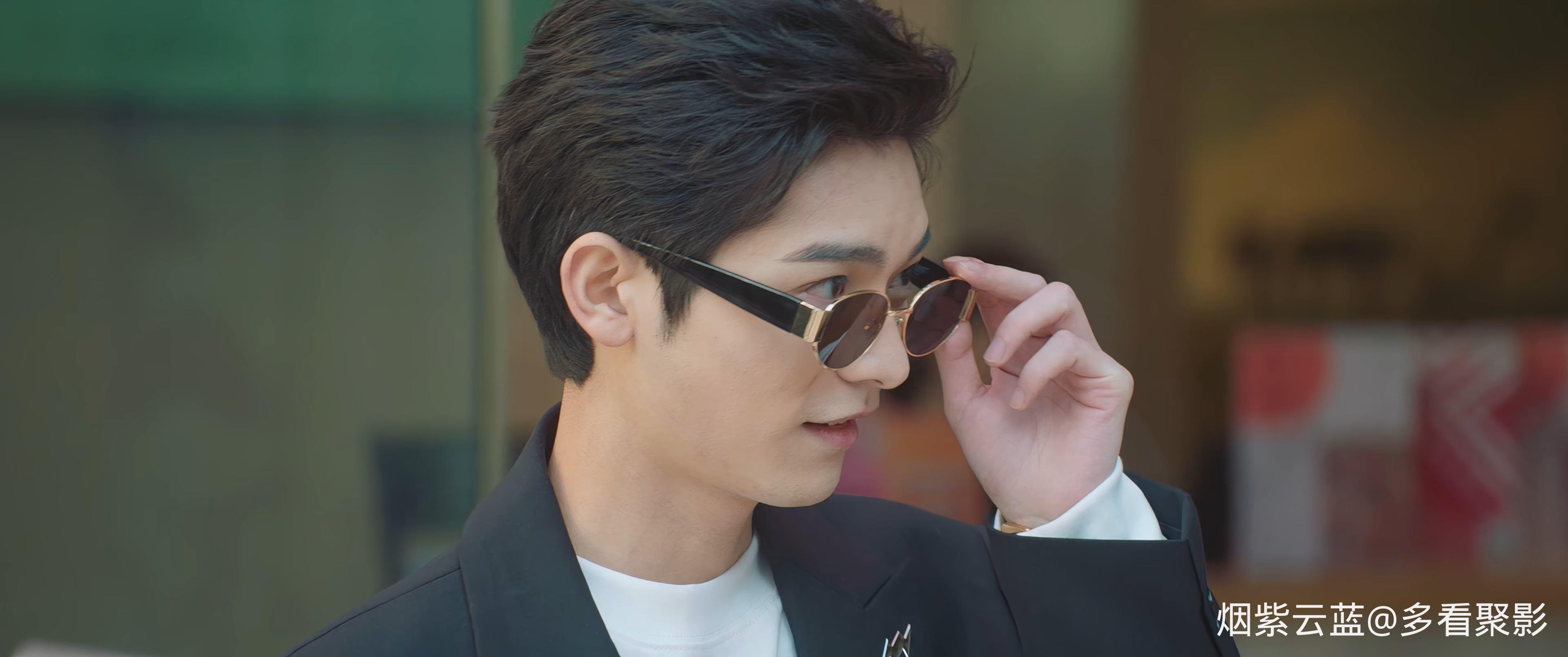 一闪一闪亮星星 (2022).The.Moment.of.Meeting.Again.S01E24.2022.2160p.WEB-DL.DDP2..jpg