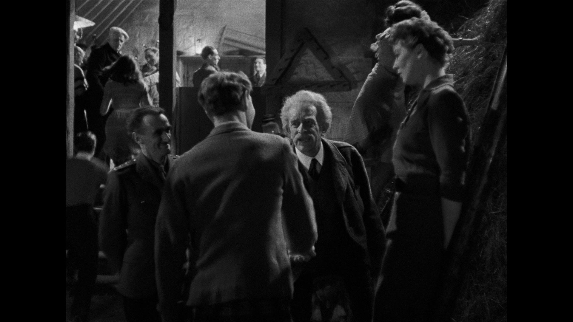 我走我路 (1945).mkv_005637.060.png